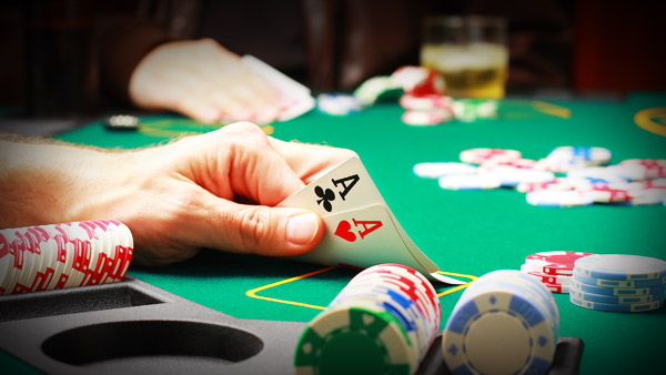 Lernen Sie in 8 kurzen Schritten, wie Poker gespielt wird | 888poker